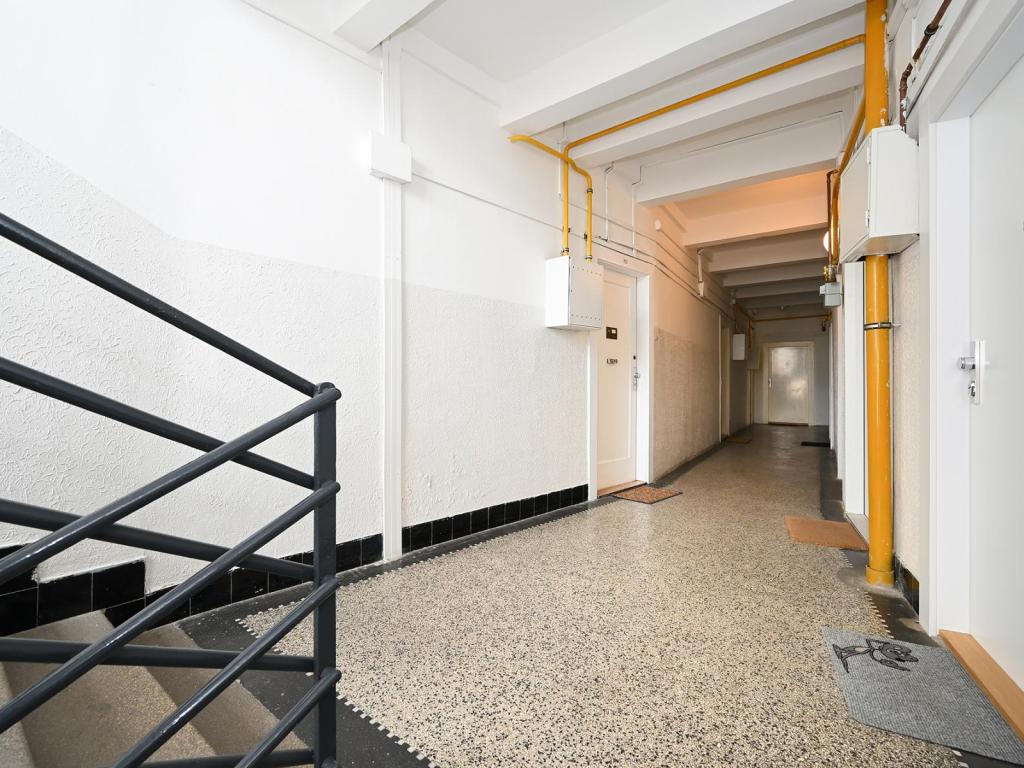 Pronájem bytu 1+1 42 m2, Praha – náhled fotky 16