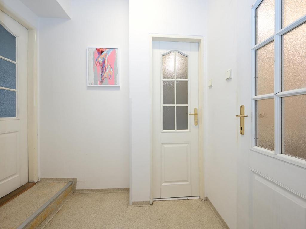 Pronájem bytu 2+kk 50 m2, Praha – náhled fotky 14