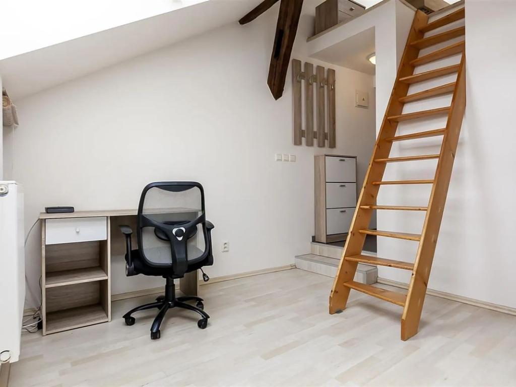 Pronájem bytu 1+kk 28 m2