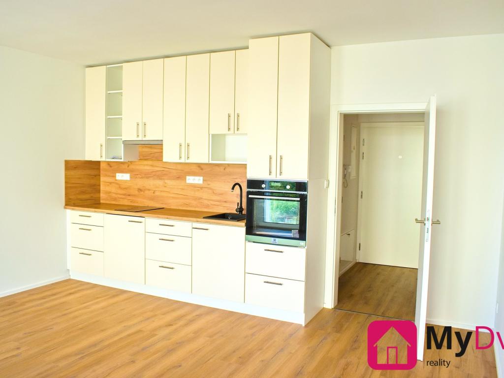 Pronájem bytu 1+kk 34 m2