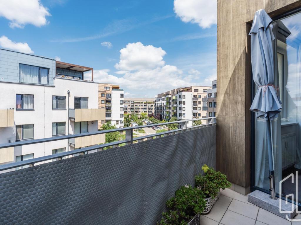 Prodej bytu 2+kk 56 m2, Praha – náhled fotky 16