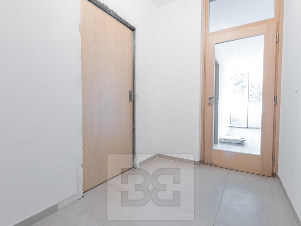 Pronájem bytu 2+kk 43 m2, Praha – náhled fotky 9