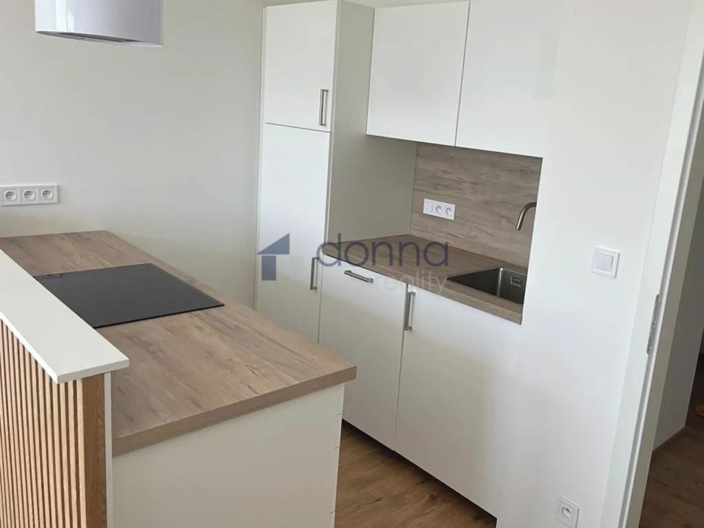 Pronájem bytu 2+kk 44 m2, Praha – náhled fotky 7