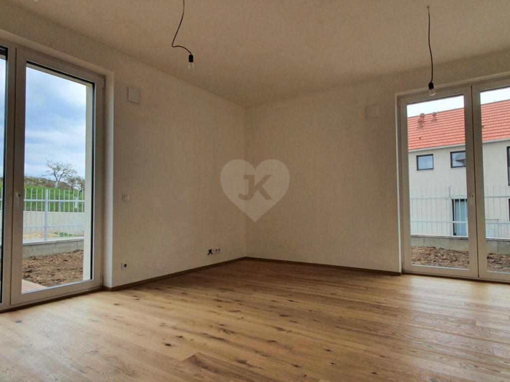 Pronájem bytu 2+kk 120 m2