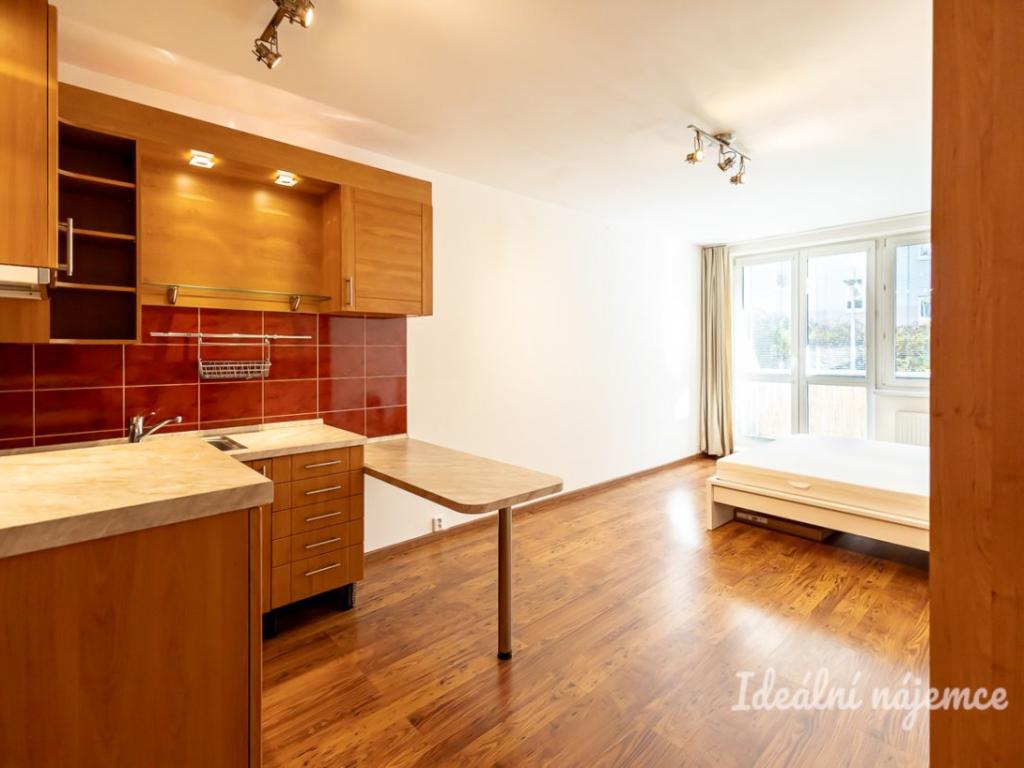 Pronájem bytu 1+kk 28 m2, Praha – náhled fotky 7