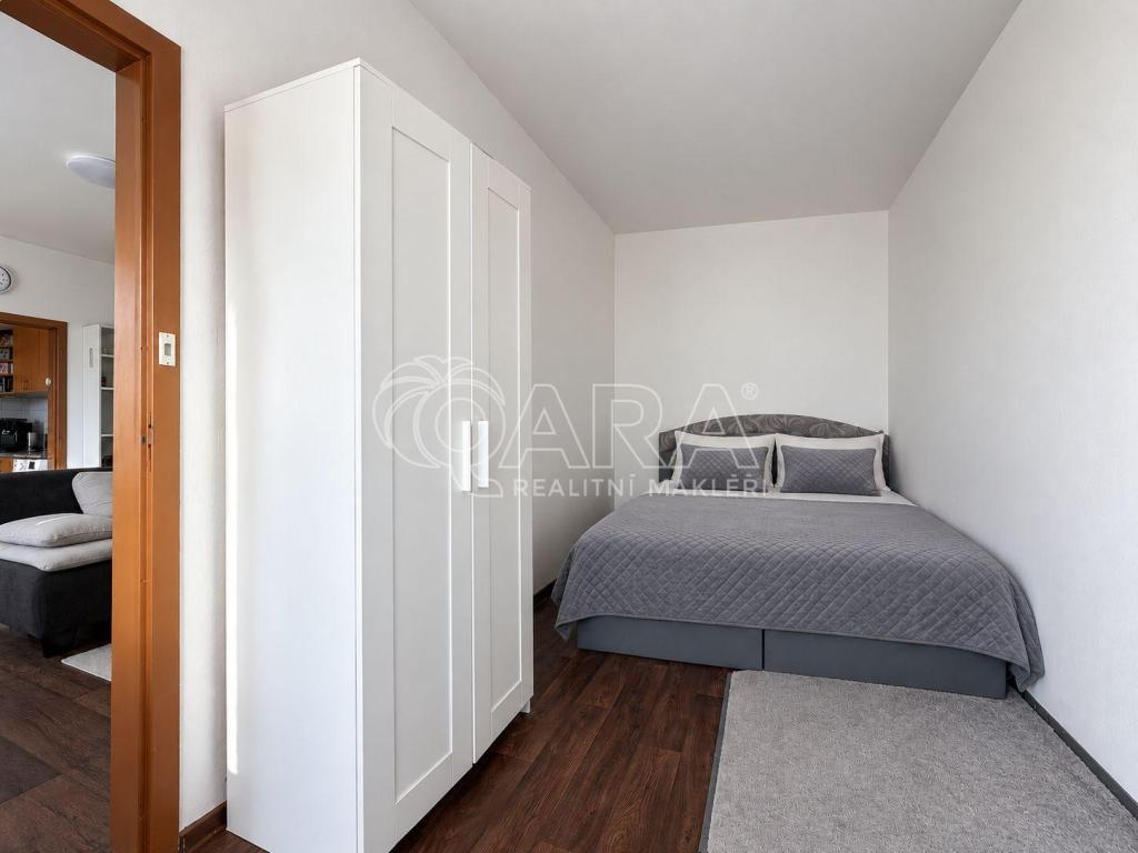 Listing 1