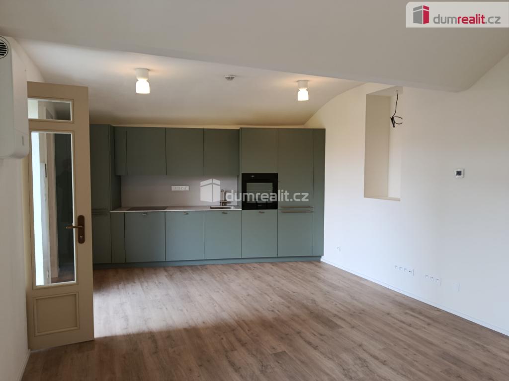 Pronájem bytu 1+kk 34 m2