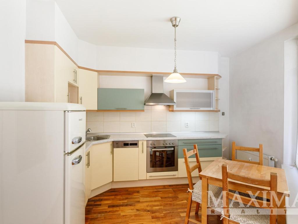 Pronájem bytu 1+kk 40 m2, Praha – náhled fotky 2