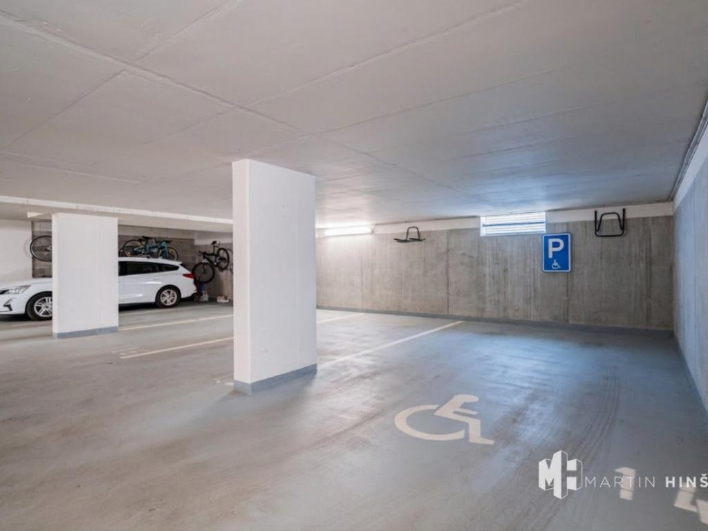 Pronájem bytu 3+kk 72 m2, Praha – náhled fotky 21