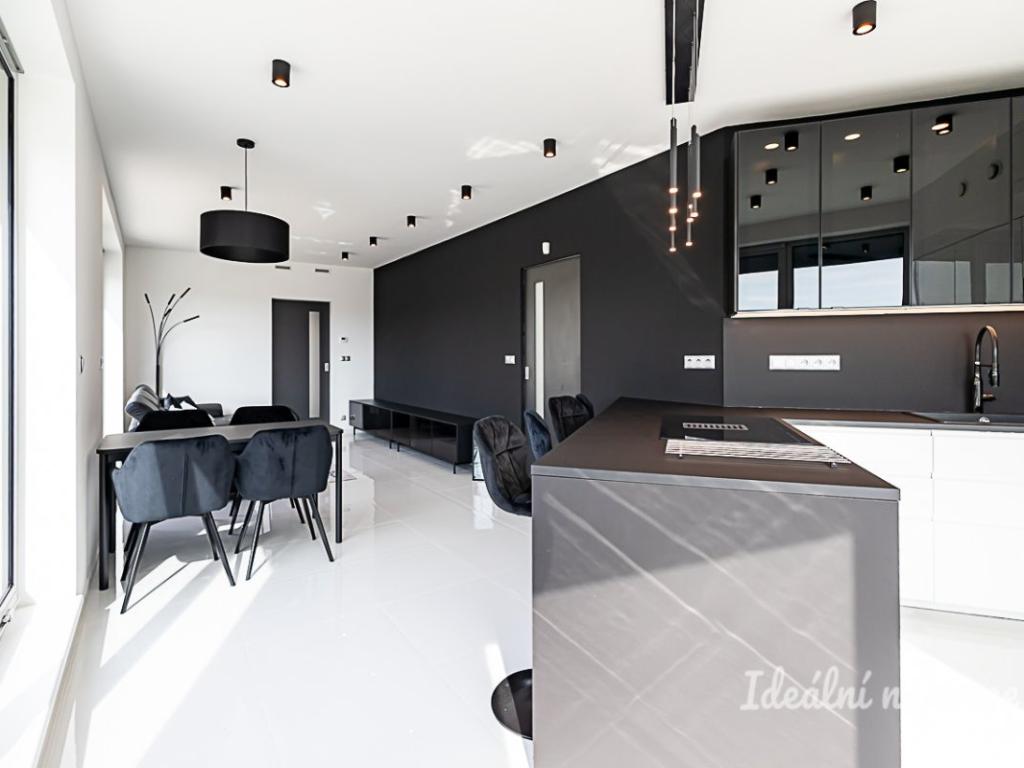 Pronájem bytu 4+kk 107 m2