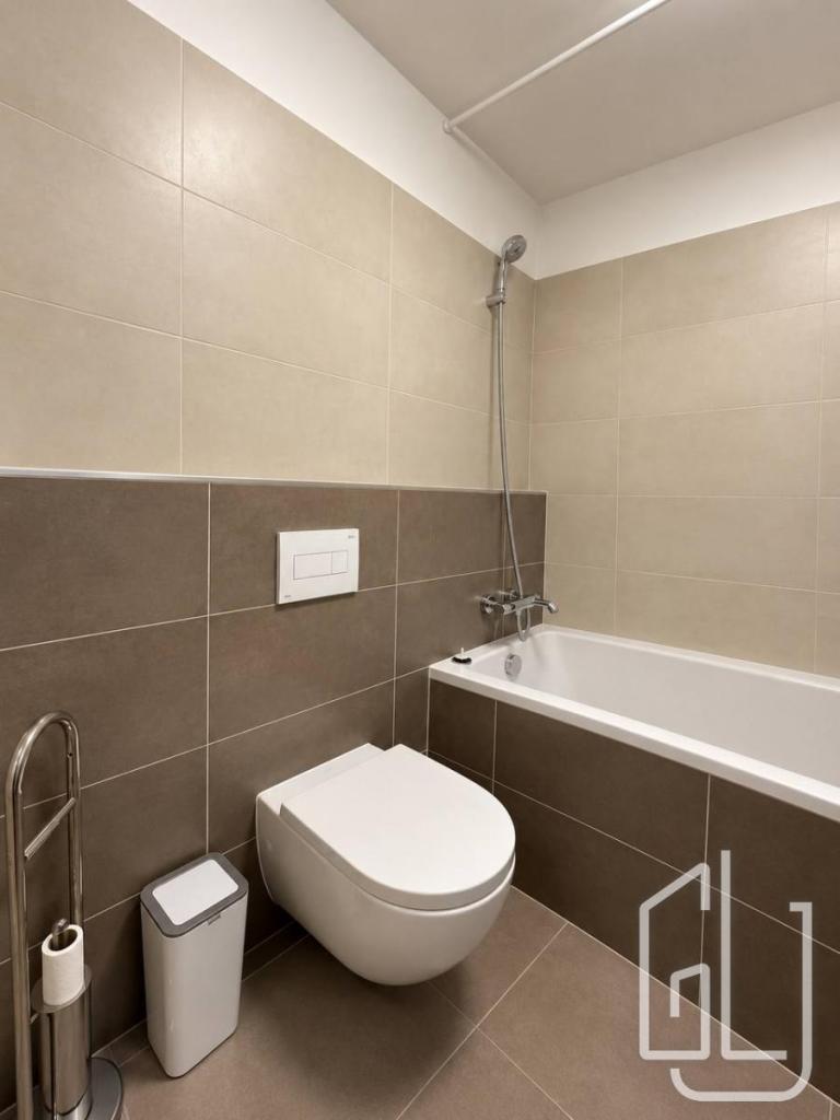 Pronájem bytu 2+kk 67 m2, Praha – náhled fotky 11
