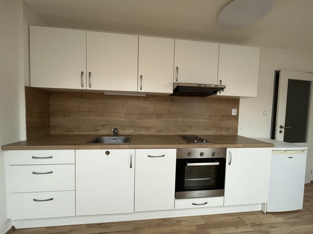 Pronájem bytu 1+kk 37 m2