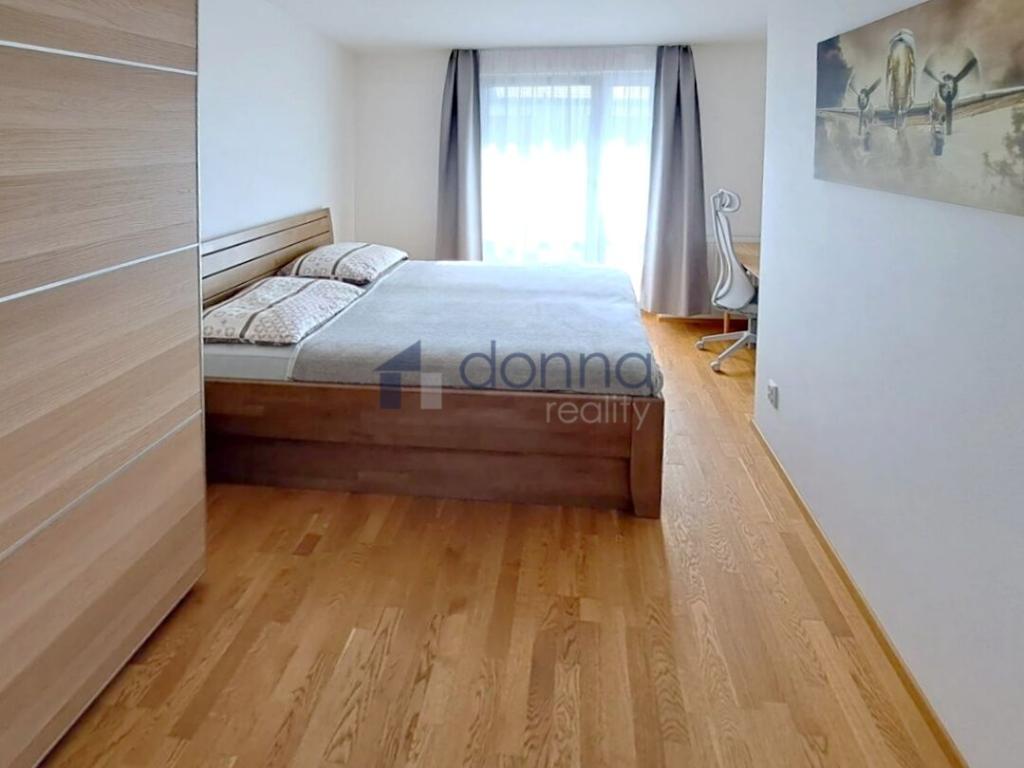 Pronájem bytu 3+kk 76 m2, Praha – náhled fotky 4