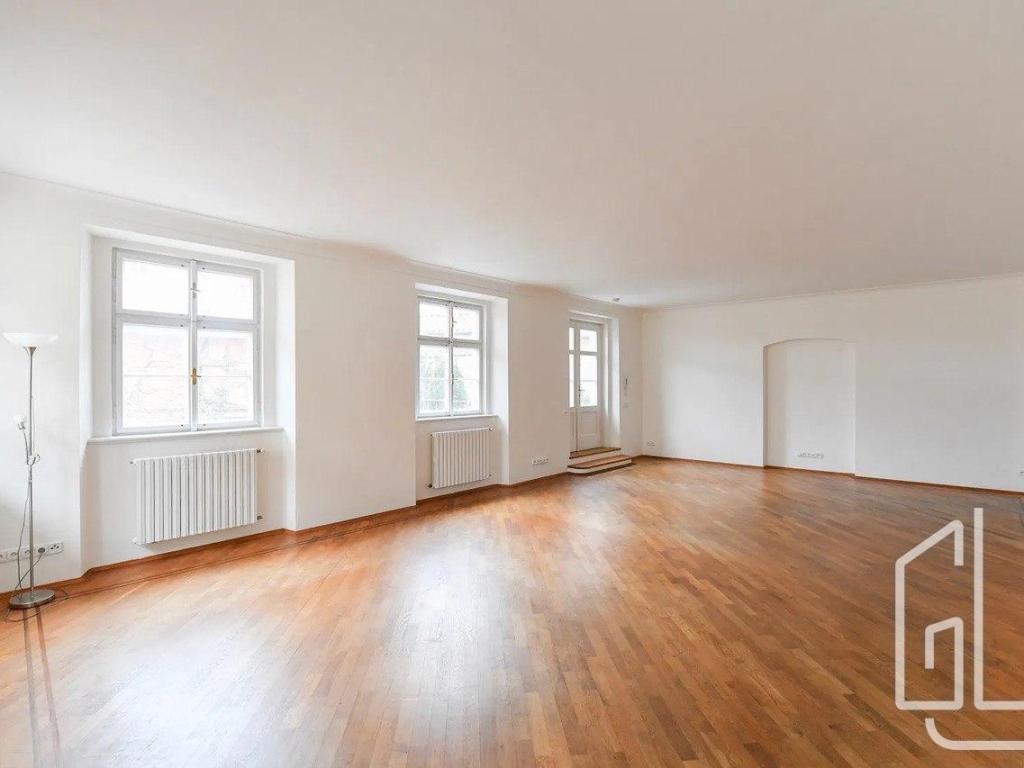 Pronájem bytu 4+1 178 m2