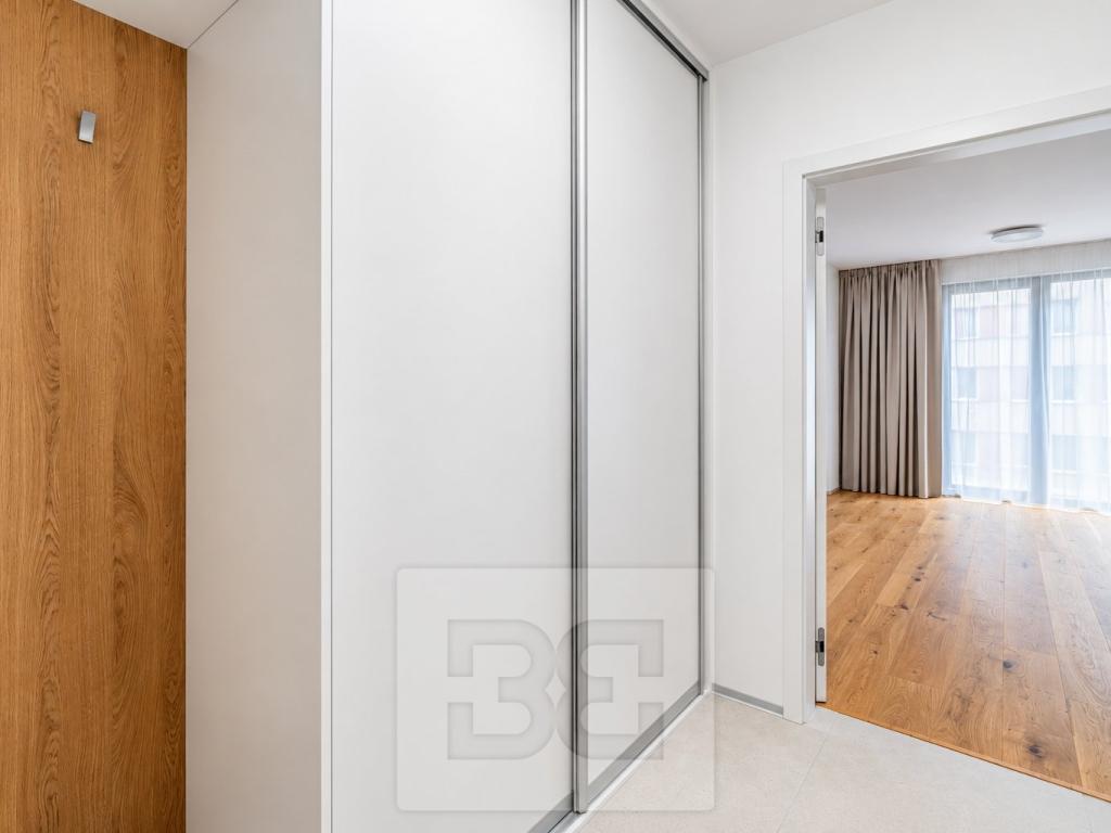Prodej bytu 1+kk 40 m2, Praha – náhled fotky 8