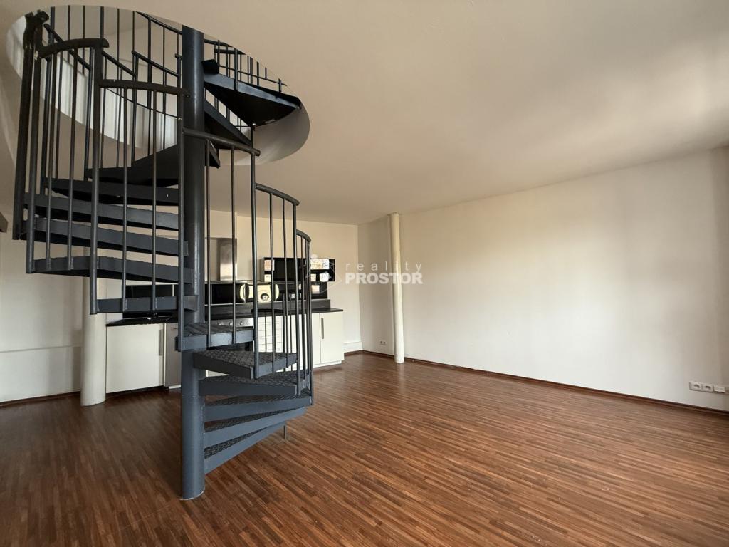 Pronájem bytu 2+kk 6102 m2