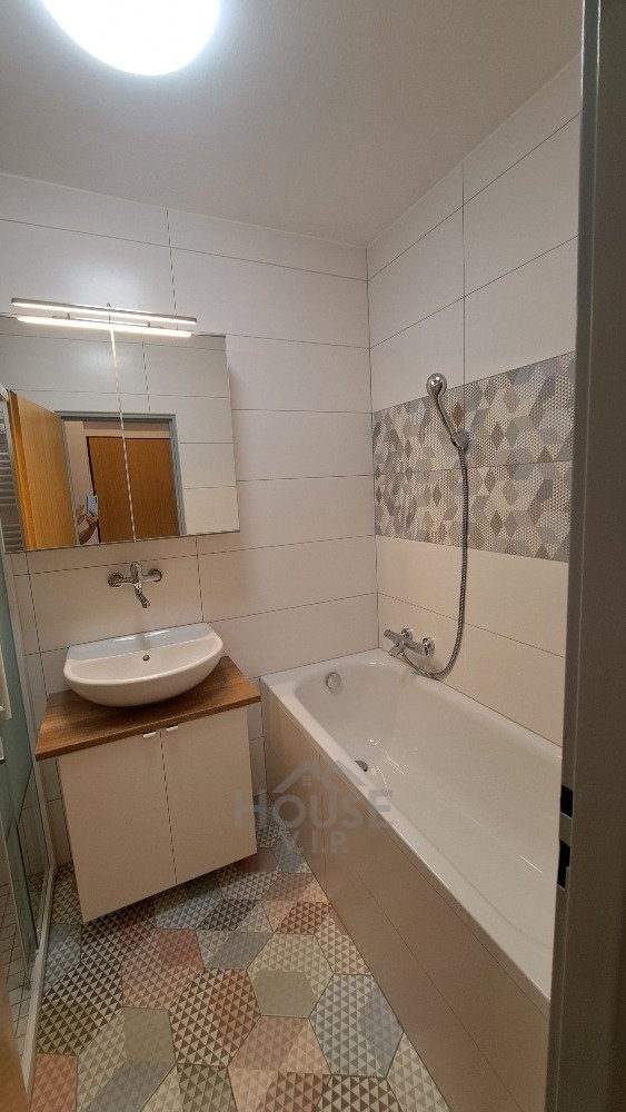 Pronájem bytu 2+kk 54 m² – pohled 6