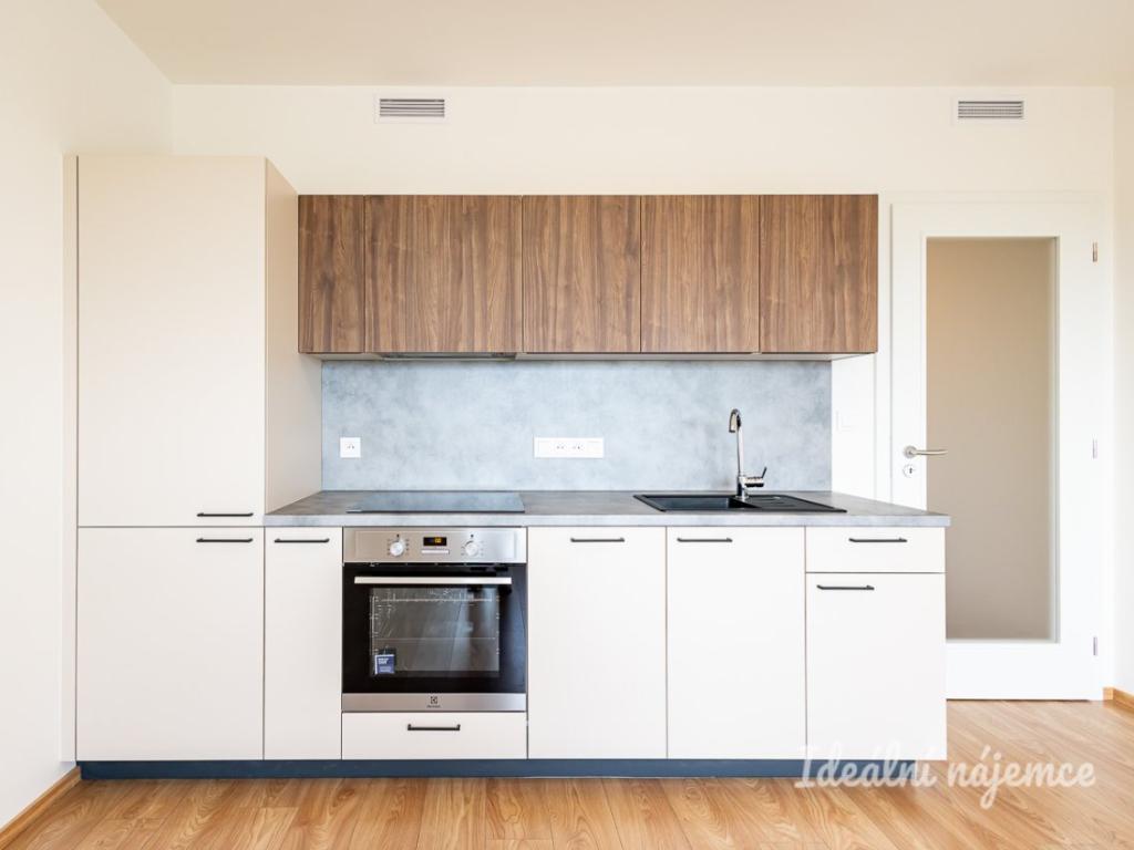 Pronájem bytu 1+kk 34 m2