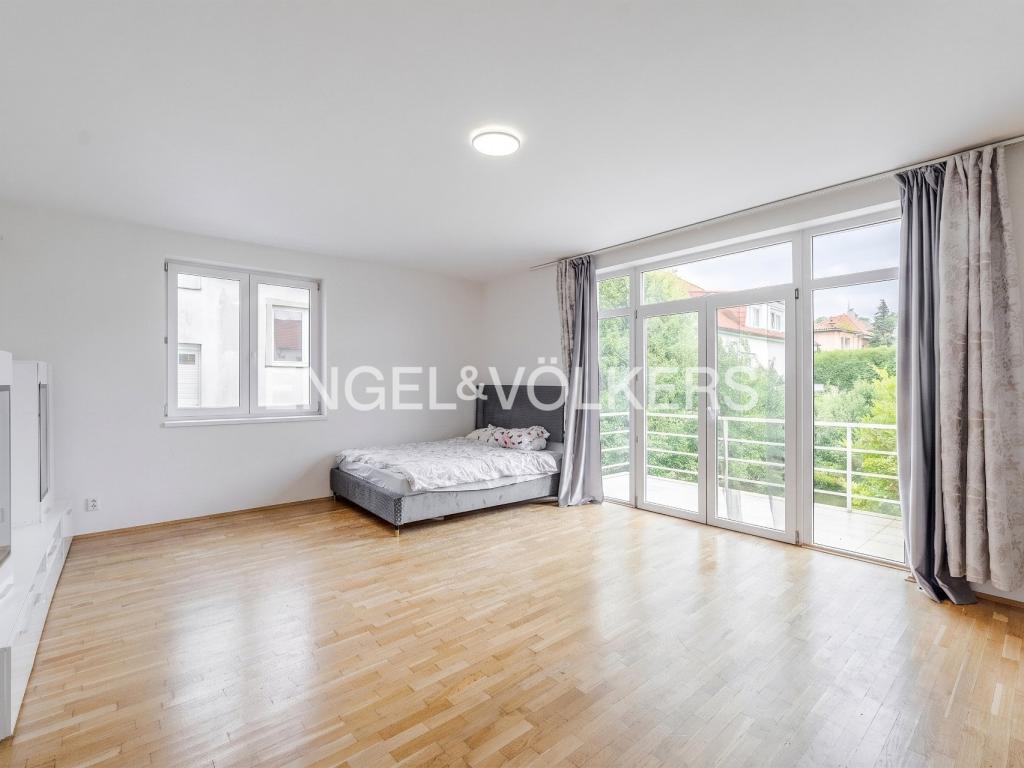 Pronájem domu 300 m2