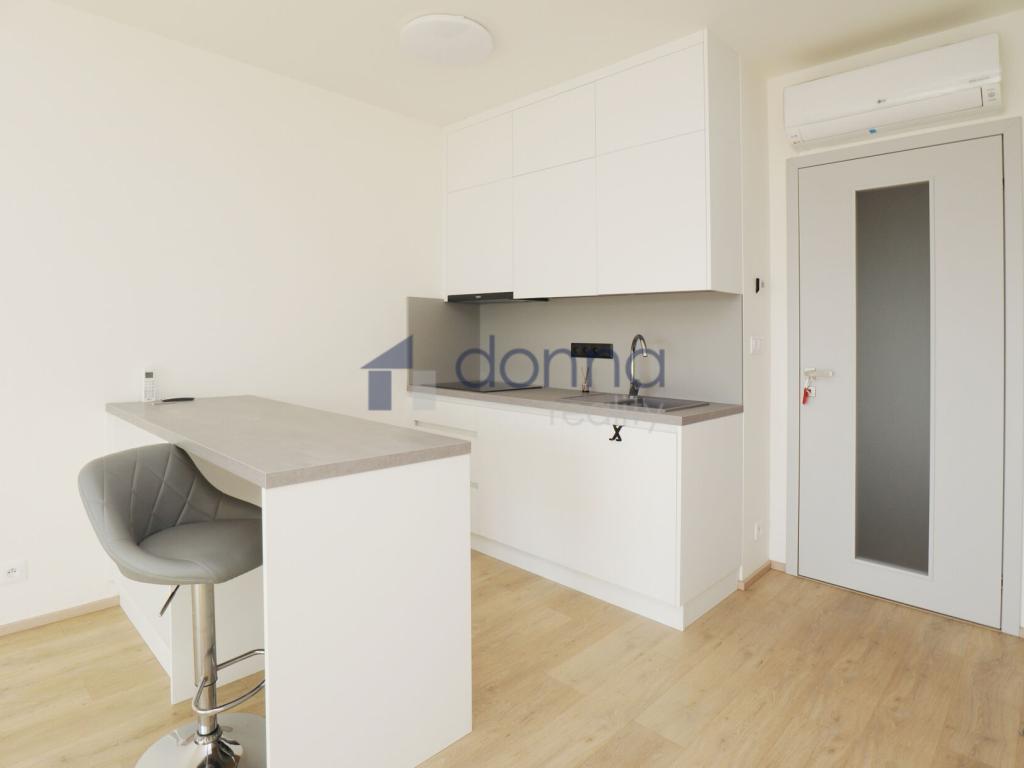 Pronájem bytu 1+kk 39 m2, Praha – náhled fotky 4