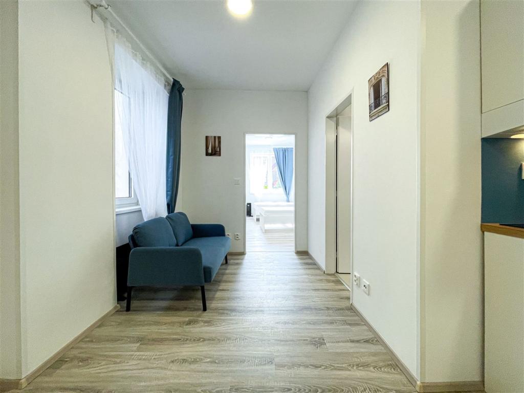 Pronájem bytu 2+kk 33 m2