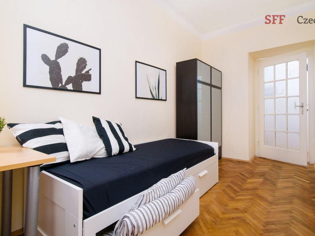 Pronájem bytu pokoj 12 m2