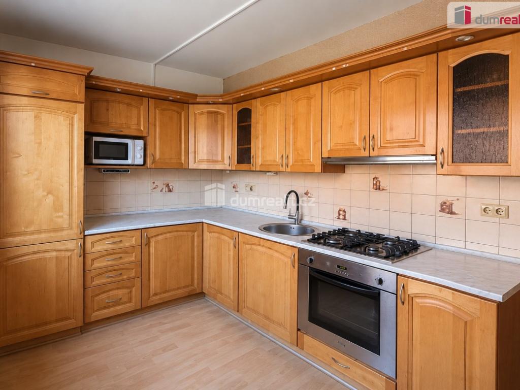 Pronájem 3+1, Karlovy Vary - Sokolovská, 14500 Kč,