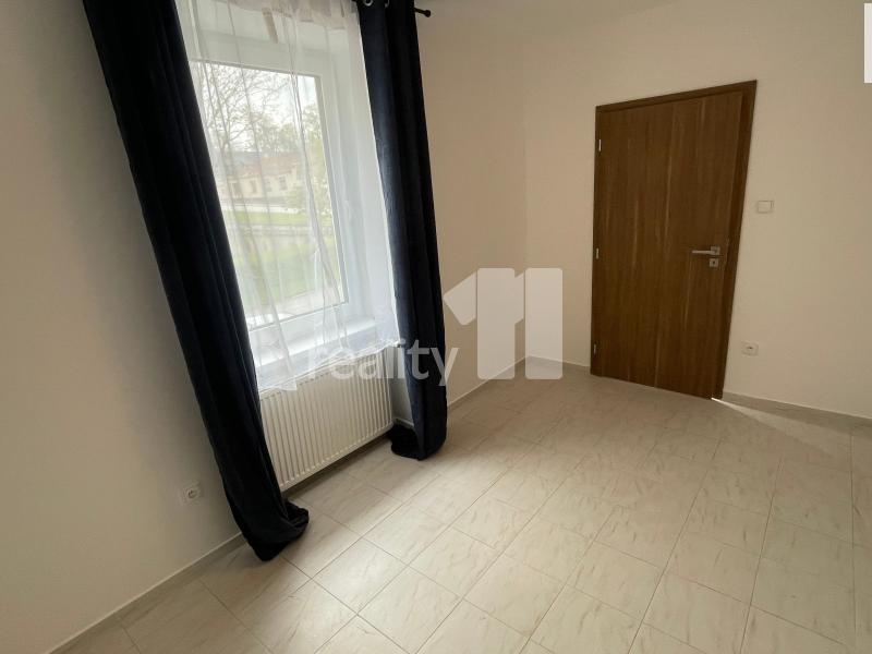 Pronájem bytu 3+1 75 m2, Jiřice – náhled fotky 11
