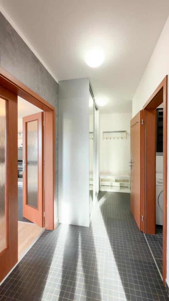 Pronájem bytu 2+kk 61 m2, Praha – náhled fotky 9