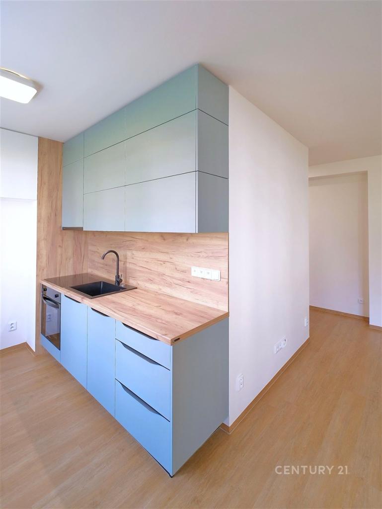 Pronájem bytu 2+kk 56 m2, Vsetín – náhled fotky 3