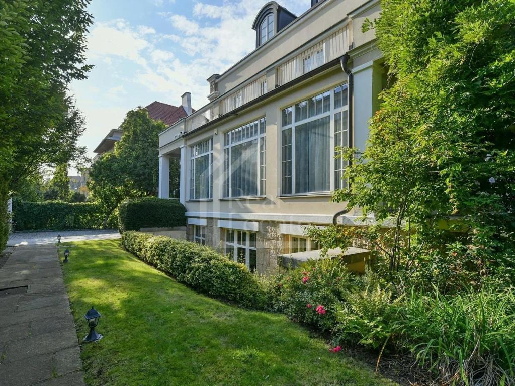 Pronájem bytu 3+1 95 m2, Praha – náhled fotky 17