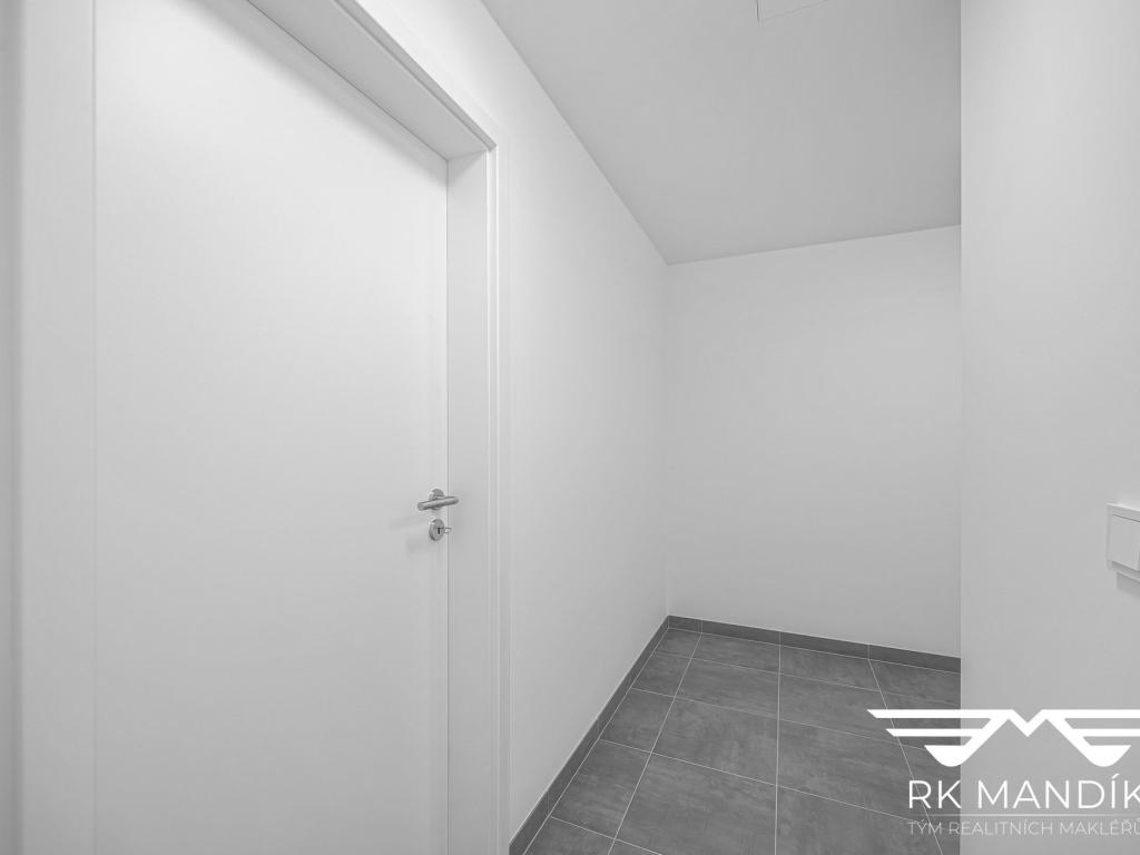 Pronájem bytu 2+kk 45 m2, Praha – náhled fotky 17
