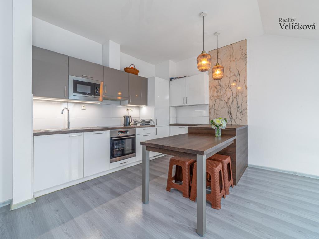 Prodej bytu 3+kk 75 m2, Milovice – náhled fotky 7