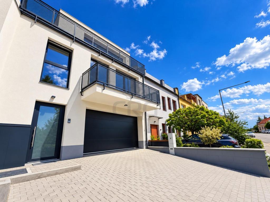 Byt 3-izbový, 98 m²