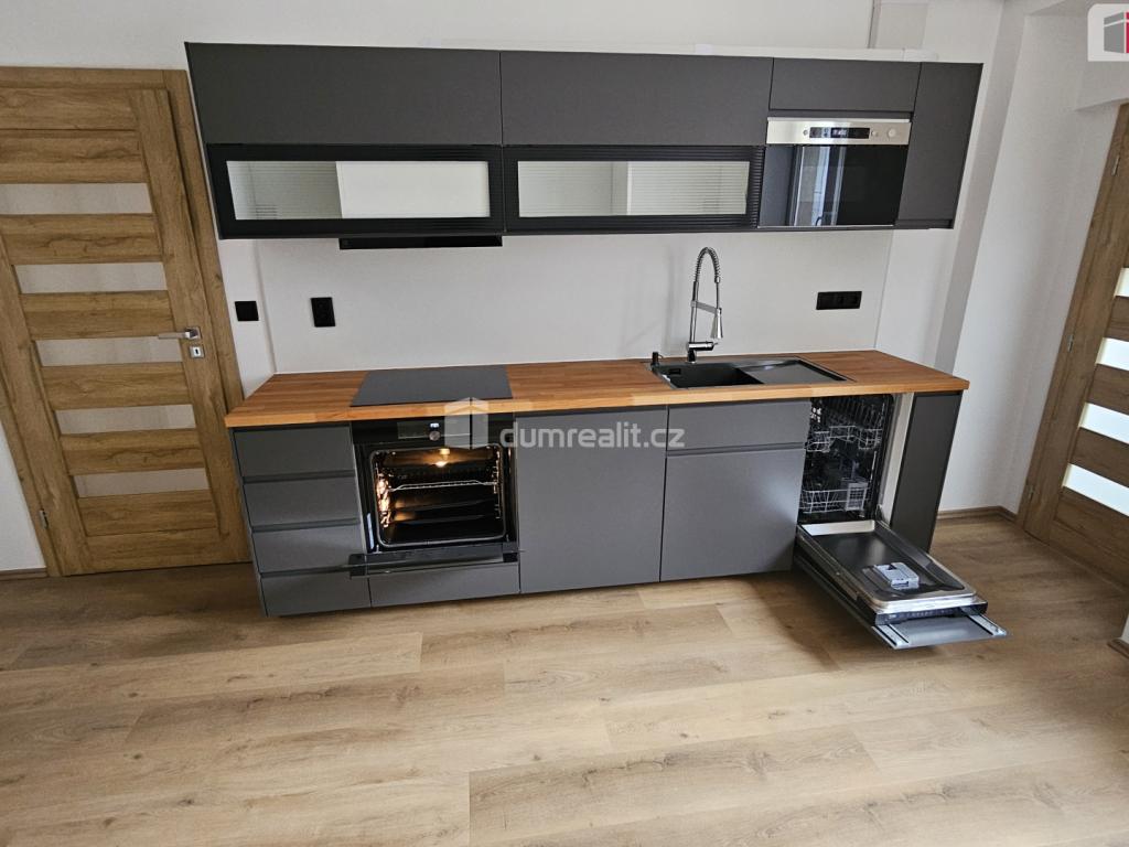 Pronájem bytu 4+1 105 m2