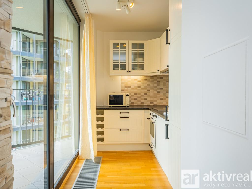 Pronájem bytu 1+kk 38 m² – pohled 2