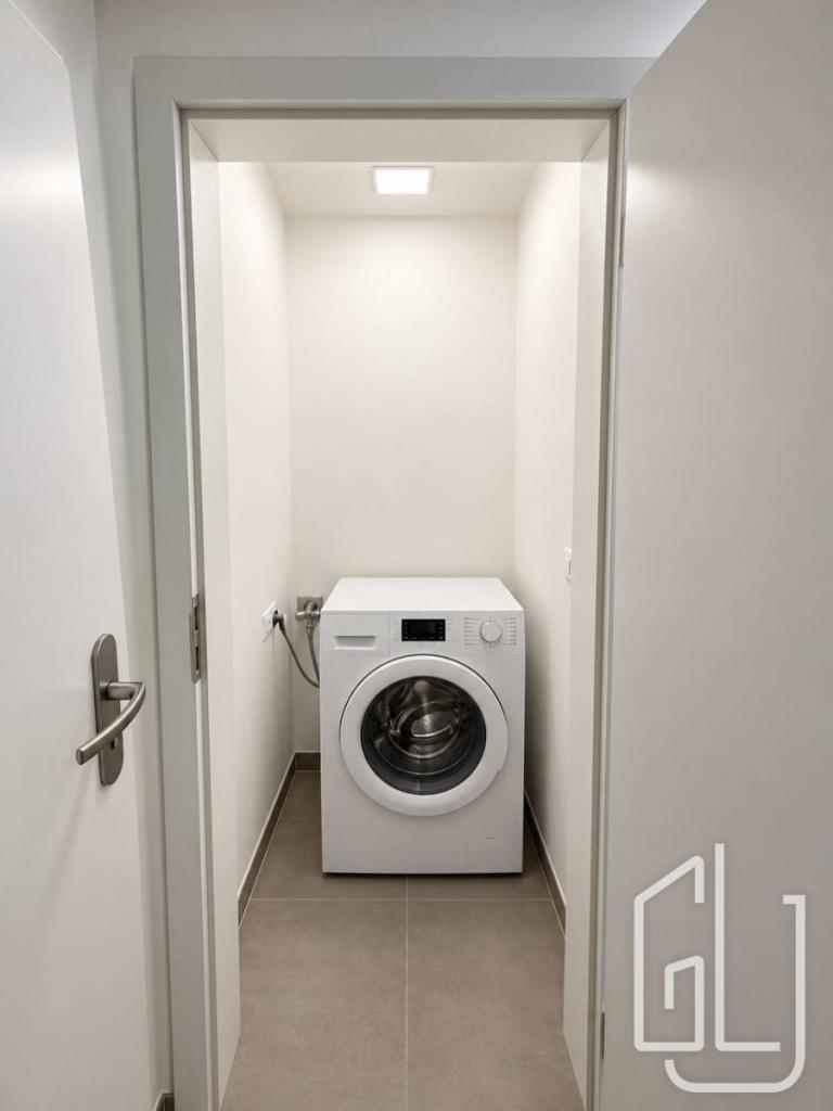 Pronájem bytu 2+kk 67 m2, Praha – náhled fotky 12