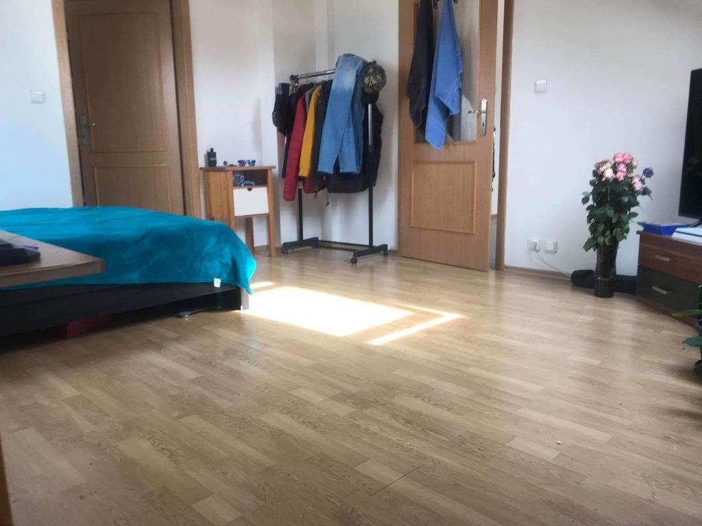 Spolubydleni bytu celý pokoj 100 m2