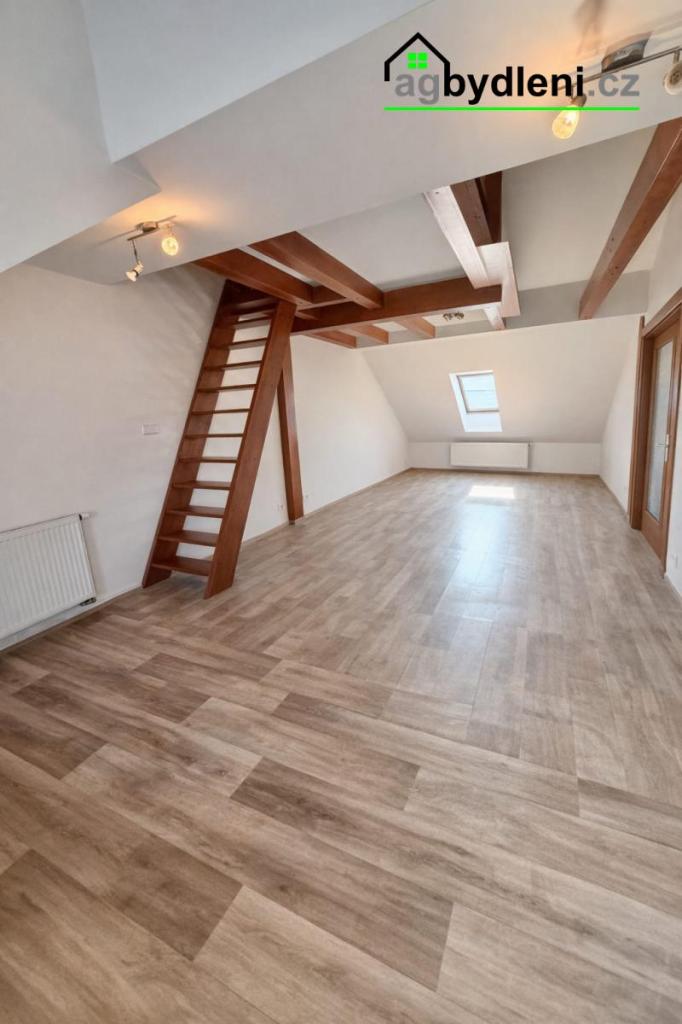 Pronájem bytu atypický 79 m2