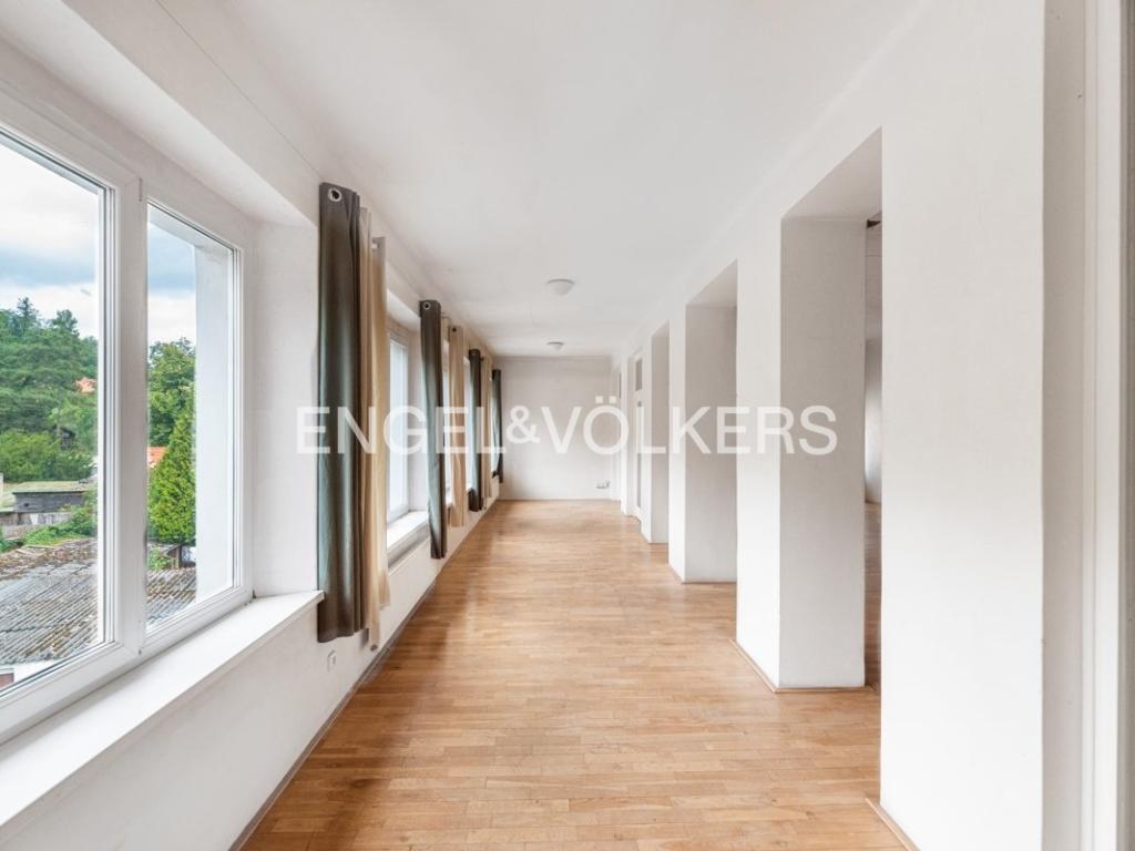 Pronájem bytu atypický 183 m2