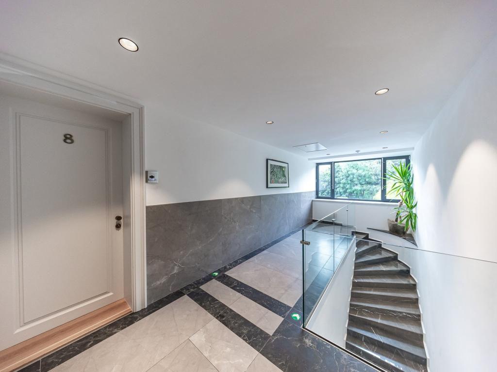 Pronájem bytu 4+kk 151 m2, Praha – náhled fotky 16