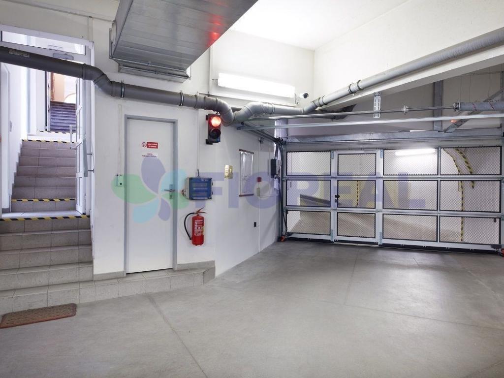 Pronájem bytu 5+1 230 m2, Praha – náhled fotky 30