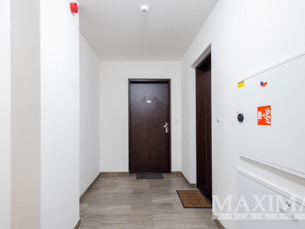 Prodej bytu 2+kk 59 m2, Praha – náhled fotky 16