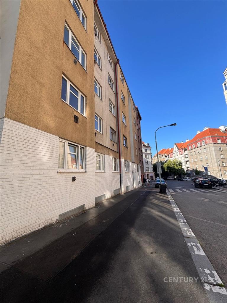 Pronájem bytu 2+kk 42 m2, Praha – náhled fotky 11