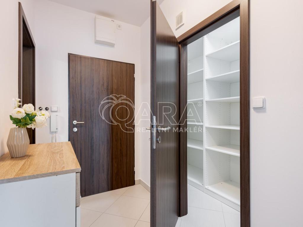 Pronájem bytu 2+kk 67 m2, Praha – náhled fotky 7