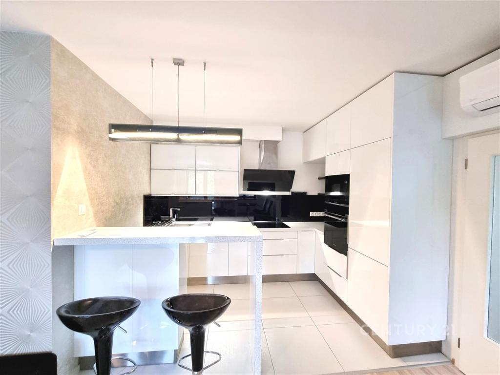 Pronájem bytu 3+kk 95 m2