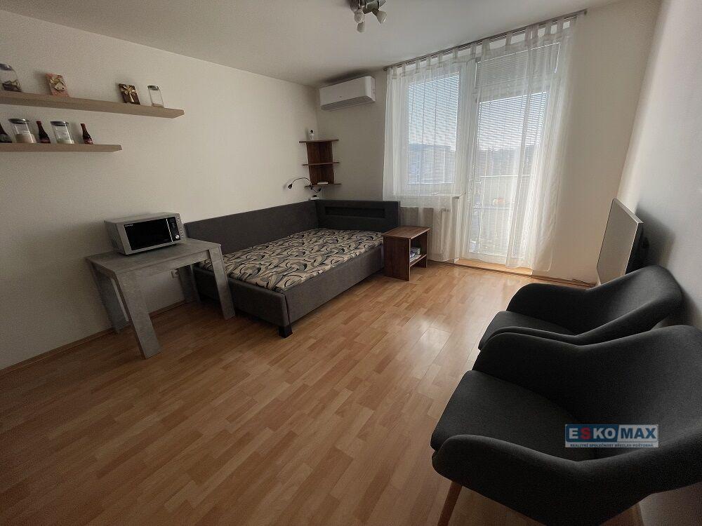 Pronájem bytu 1+kk 34 m2