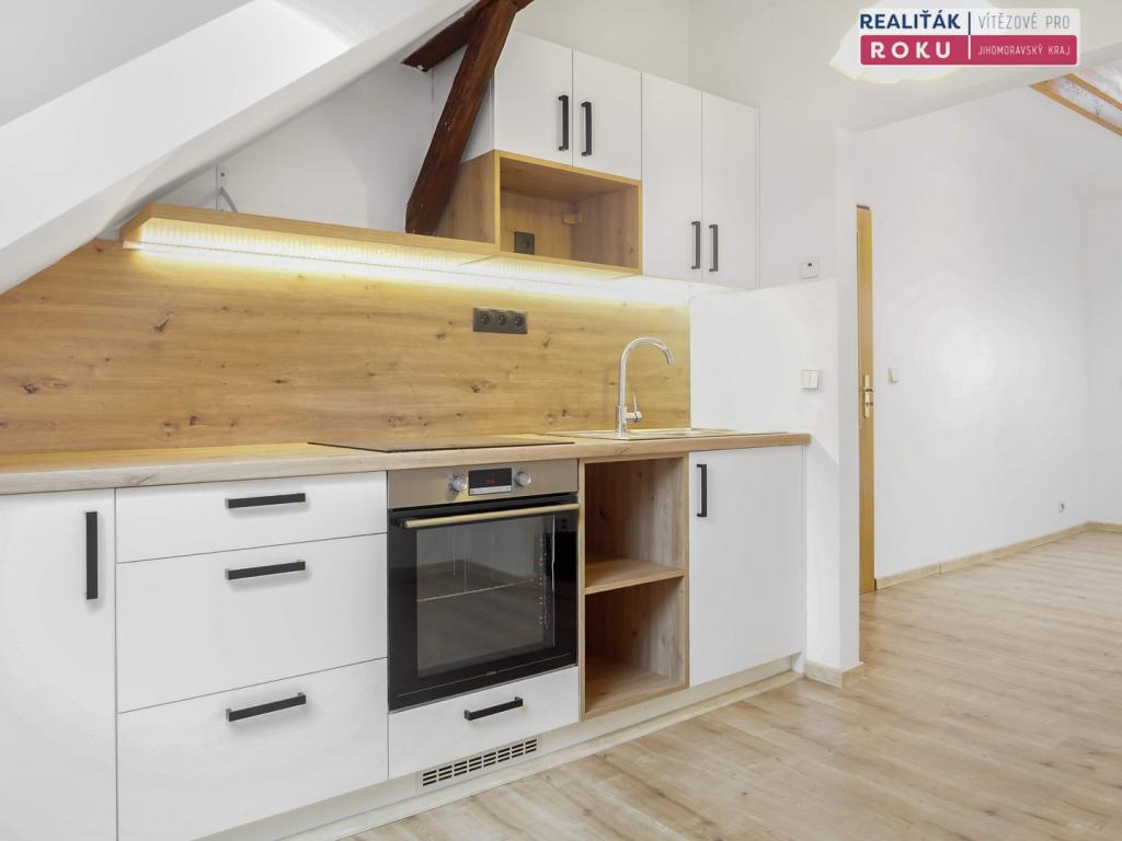 Pronájem bytu 2+kk 65 m2