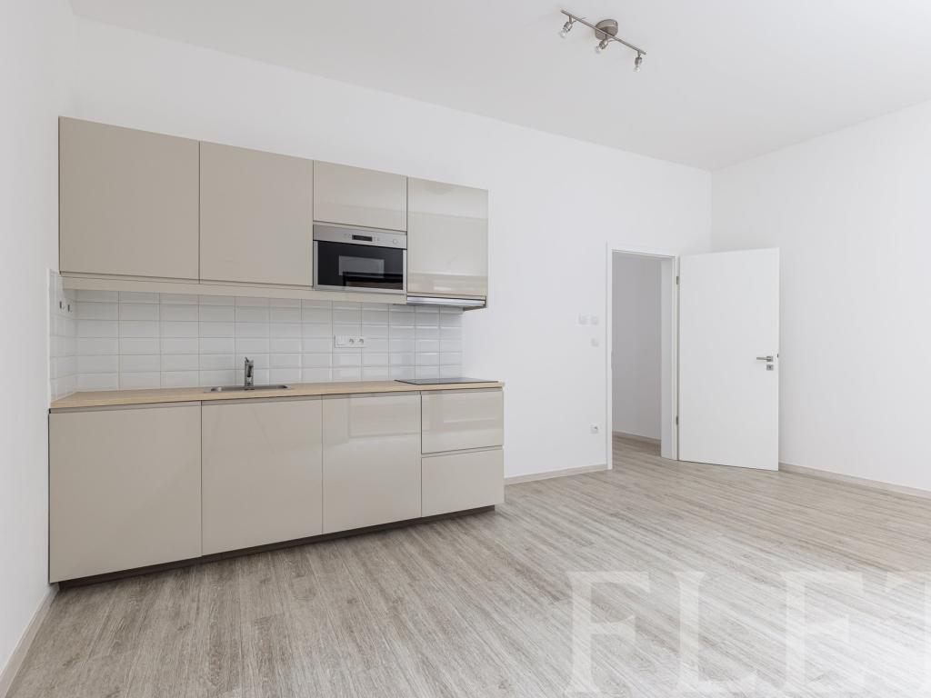 Pronájem bytu 1+kk 32 m2