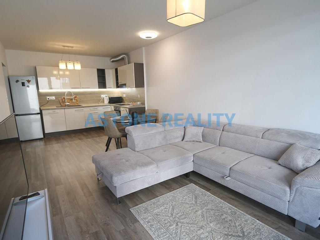 Pronájem bytu 2+kk 121 m2